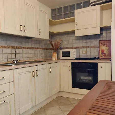 - Marina Breeze 50mt From Sea Holiday home